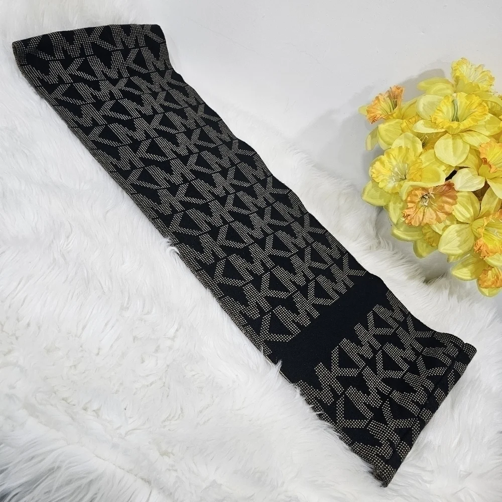 Michael kors women scarf  brown/black.